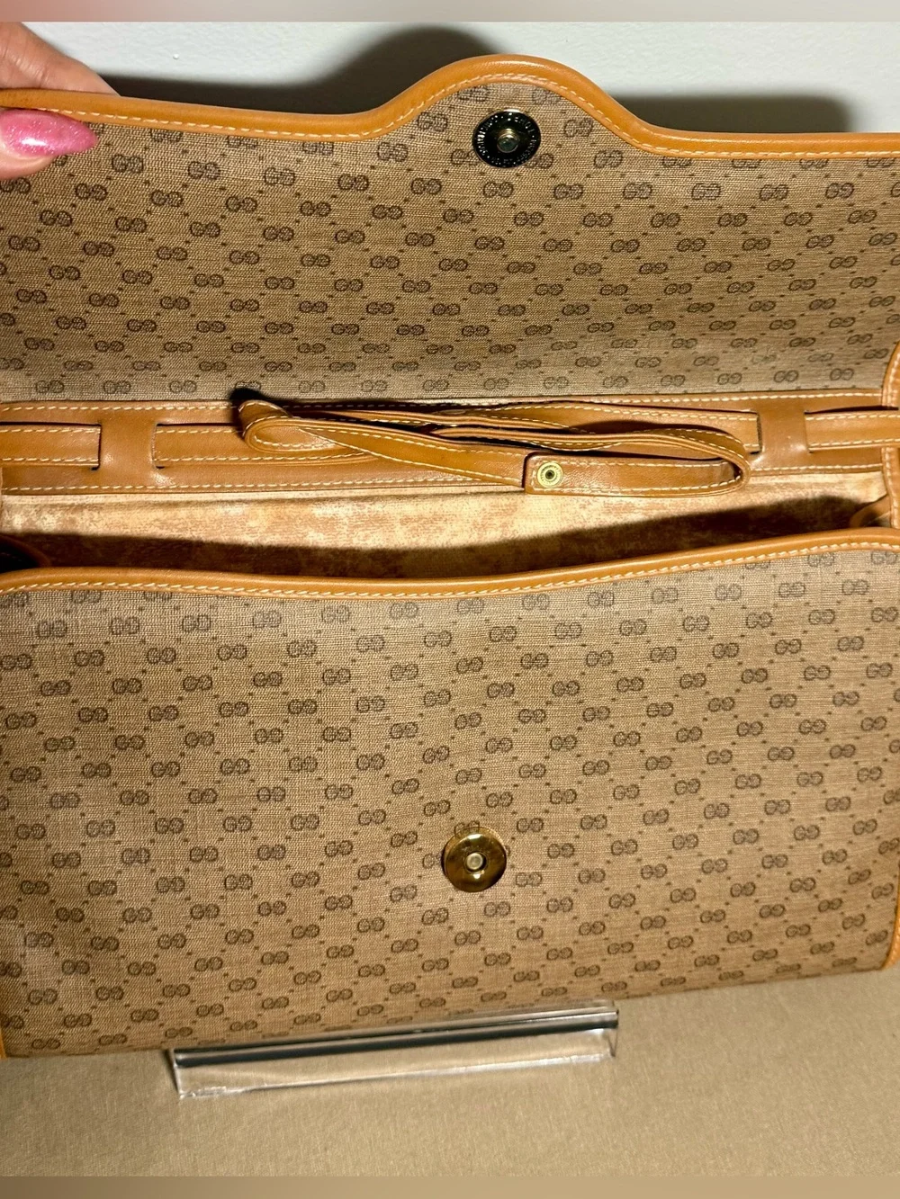 ✨Authentic Gucci Vintage GG Monogram Crossbody/Clutch Bag - Beige & Tan✨